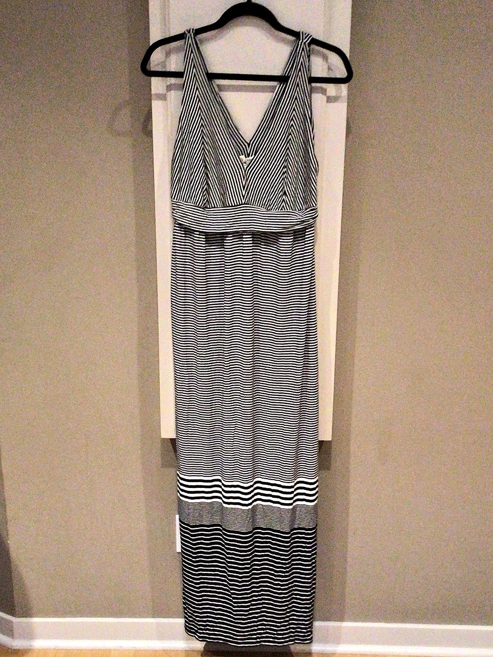 Max Studio Striped Maxi Dress in Black & White Like New NWT